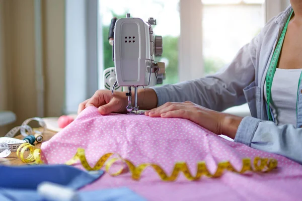 Seamstress Sews Cloth Using Sewing Machine Tailoring Process — Stock Photo, Image