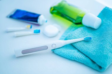 Diş fırçası, diş bakımı, ağız hijyeni ve taze nefes için diş ürünleri. 