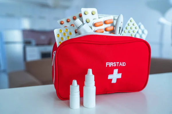 Medical First Aid Kit Medicine Pills Table Home — Φωτογραφία Αρχείου