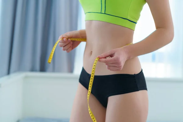 Healthy Sport Fitness Slim Woman Measuring Her Thin Waist Tape — Foto de Stock