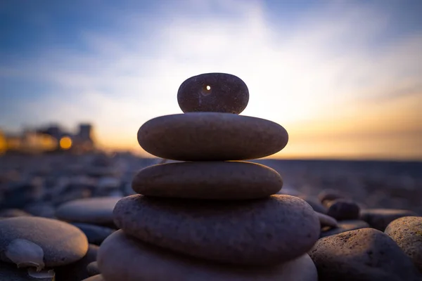 Pirâmide Com Uma Pedra Com Buraco Pôr Sol Encontre Deus — Fotografia de Stock