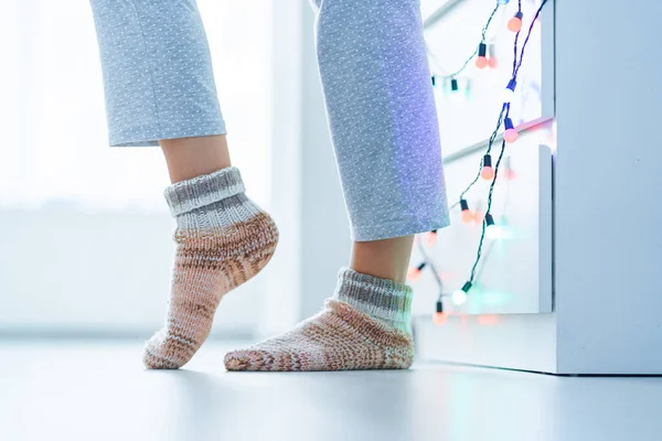 Female Legs Warm Knitted Soft Cozy Socks Wintertime Home — Stock Photo, Image