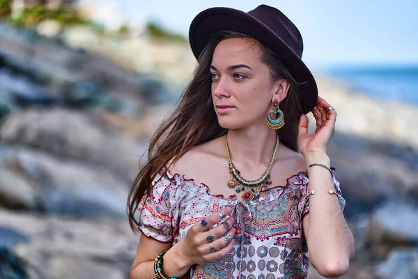 Portrait Attractive Sensual Boho Chic Brunette Woman Wearing Felt Hat — Stock Photo, Image