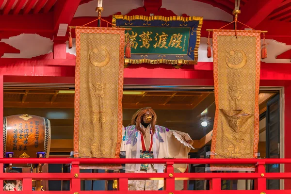 Asakusa Japan November 2019 Японська Танцівниця Кімоно Одягнена Маску Орла — стокове фото