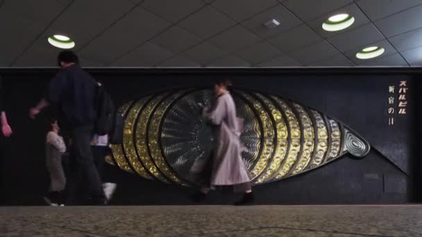 Tokyo Japan Mars 2020 Zooma Video Ögat Shinjuku Offentlig Konstskulptur — Stockvideo