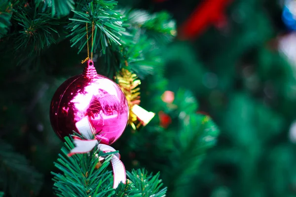 Foto de Bola de Navidad de Primer plano del árbol de Navidad —  Fotos de Stock