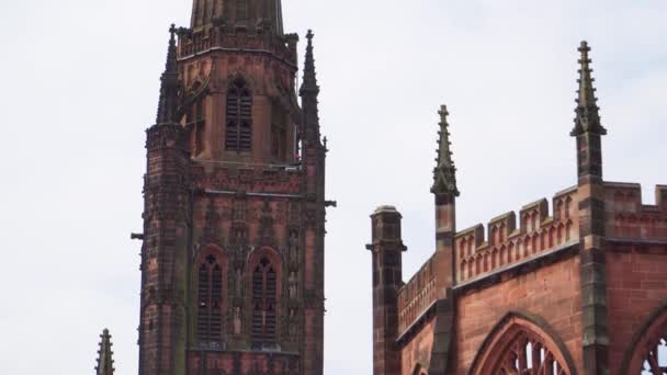 Coventry Cathedral Ruins in sunny day. — Stock Video