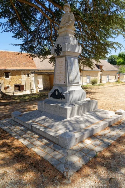 Monumento Commemorativo Delle Vittime Della Prima Guerra Mondiale Dalla Città — Foto Stock