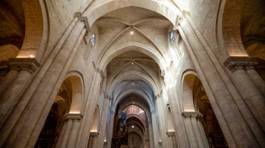 Bir UNESCO Dünya Mirası şehri olan Tarragona, Katalonya, İspanya katedralinin içi