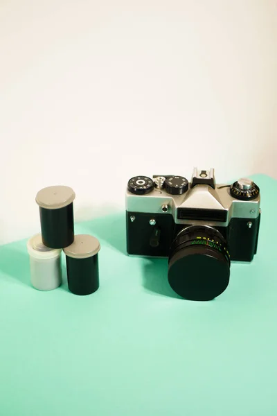 模拟摄像头 时髦的镜头 35毫米胶片负带 纵向方向 — 图库照片