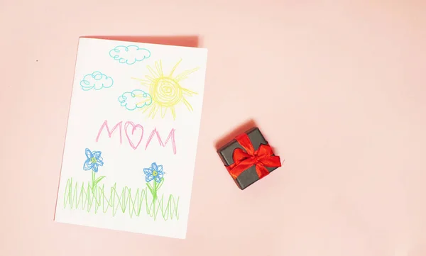 Grußkarte Mit Kinderzeichnungen Flach Gelegt Muttertagsfeier — Stockfoto