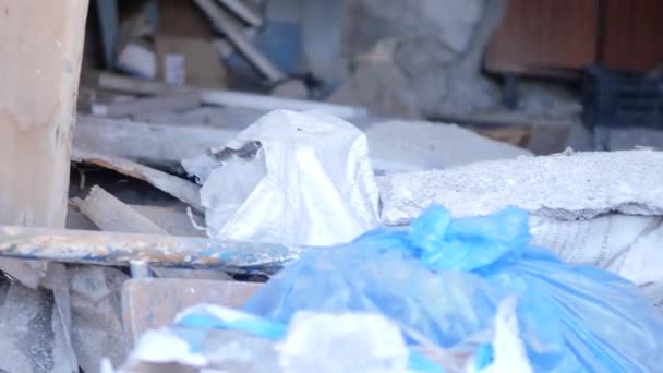 Καταστράφηκε Δωμάτιο Βίντεο Κατεστραμμένο Εσωτερικό Δωματίου Σχέδιο Ανακαίνισης Τσάντες Σκουπίδια — Αρχείο Βίντεο
