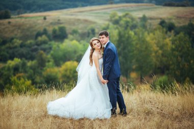 Doğa yürüyüşüne düğün