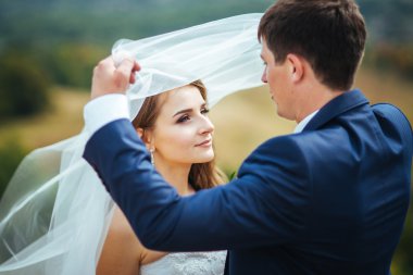 Doğa yürüyüşüne düğün