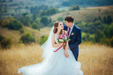 Doğa yürüyüşüne düğün