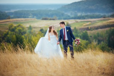 Doğa yürüyüşüne düğün