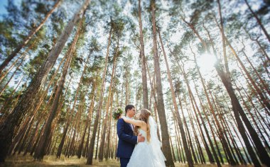 Doğa yürüyüşüne düğün