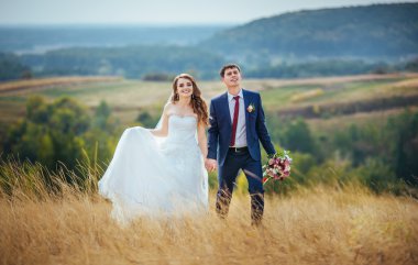 Doğa yürüyüşüne düğün