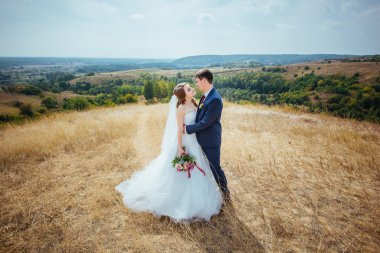 Doğa yürüyüşüne düğün