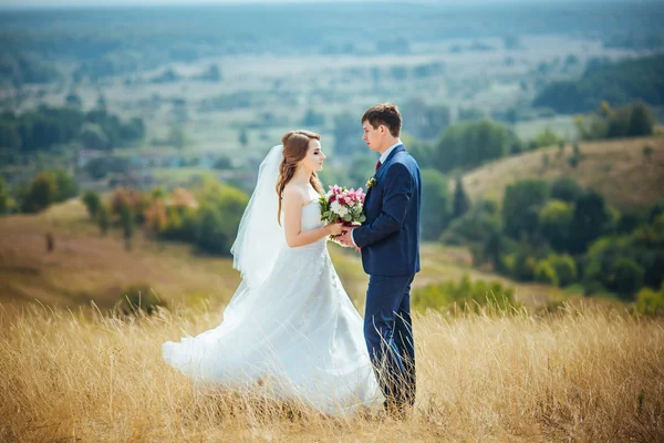 Doğa yürüyüşüne düğün