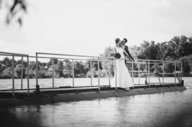 Köprüde düğün yürüyüş