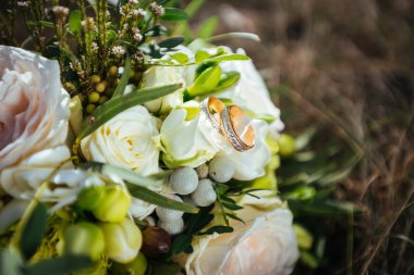 Yüzük için düğün buketi