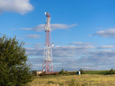 Hücre sitesi ve Telekom Üs İstasyonu.