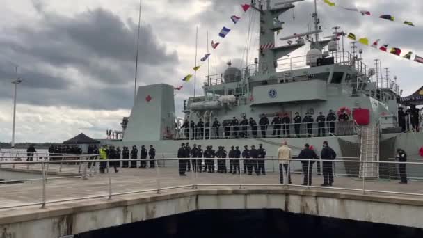 Derry Північна Ірландія Травня 2021 Корабель Вмс Канади Hmcs Summerside — стокове відео