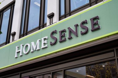 Mantar, Ireland- 14 Temmuz 2021: Cork 'taki Ev Duygu Mağazası tabelası