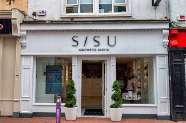 Mantar, Ireland- 14 Temmuz 2021: Cork City 'deki SISU Estetik Kliniği