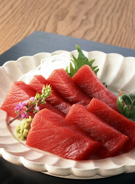Tradycyjne Japońskie Danie Owoców Morza Czerwona Ryba Talerzu — Zdjęcie stockowe
