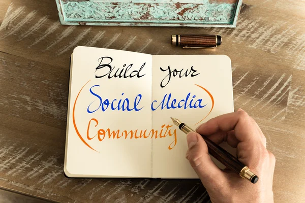 Schriftlichen Text bauen Sie Ihre Social Media Community auf — Stockfoto