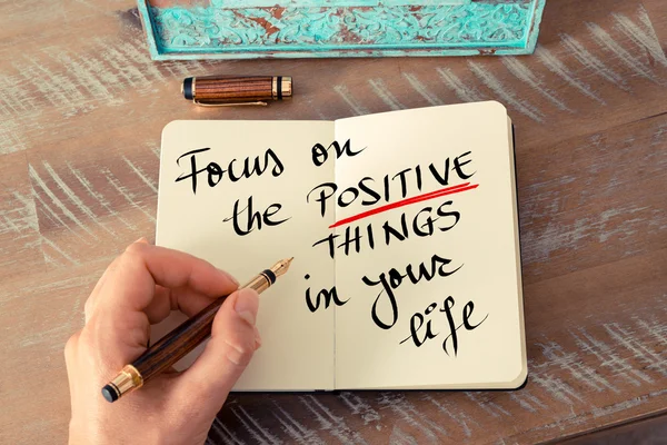 Texto Concentre-se nas coisas positivas em sua vida — Fotografia de Stock