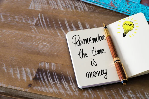 Handgeschriebener Text erinnert daran, dass Zeit Geld ist — Stockfoto