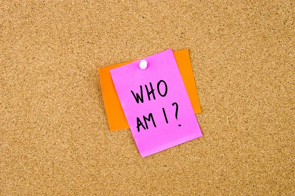 ¿Quién soy? Escrito en papel — Foto de Stock