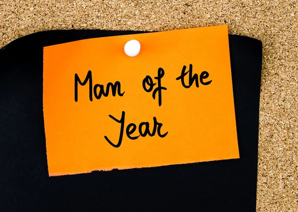 Man Of The Year geschreven op oranje papier opmerking — Stockfoto