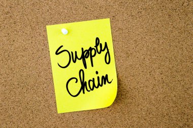 Sarı kağıt notta yazılı tedarik zinciri 