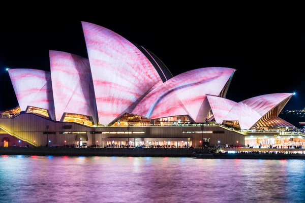 Sydney Opera House durante el Festival Vivid Sydney . — Foto de Stock