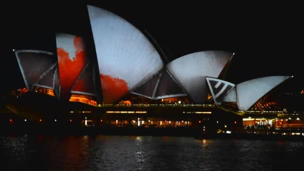 Operahuset i Sydney upplyst under Vivid Sydney Festival, Australien — Stockvideo