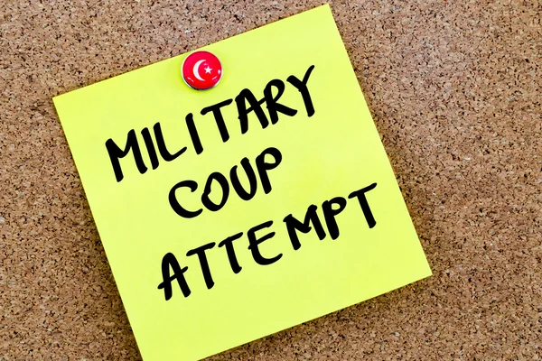 Skriven text militära kuppförsöket över gula papper märka — Stockfoto