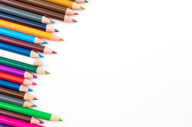 Beyaz arka plan üzerinde izole kalem boyama