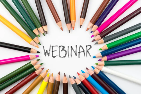 Lápices para colorear en forma de círculo con mensaje WEBINAR —  Fotos de Stock