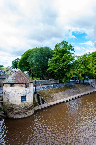 View over River Ouse and bridge in the city of York, UK.York is a historic walled city at the confluence of the Rivers Ouse and Foss in North Yorkshire, England — Stock Photo, Image