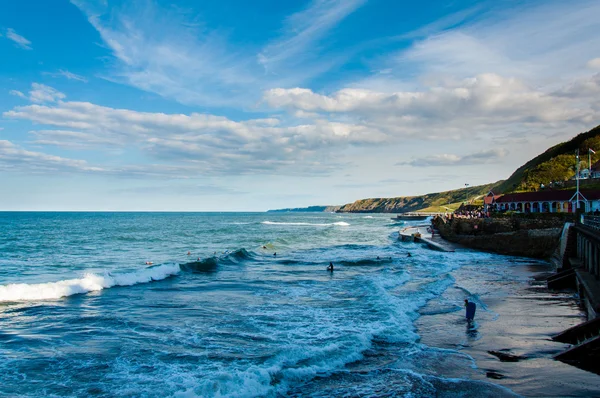 North yorskire, İngiltere'de scarborough Güney bay harbor üzerinde göster — Stok fotoğraf