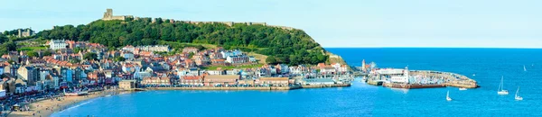 Vista sobre el puerto de Scarborough South Bay en Yorskire del Norte, Inglaterra — Foto de Stock