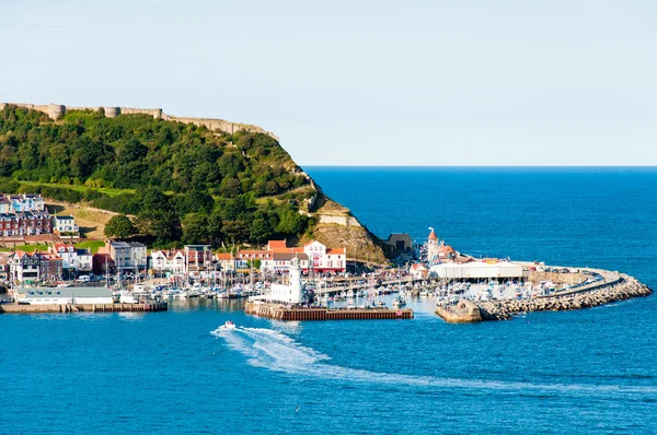 Uitzicht over de haven van scarborough Zuid-baai in Noord yorskire, Engeland — Stockfoto