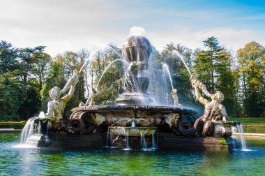 Atlas Çeşmede Castle Howard, North Yorkshire, İngiltere