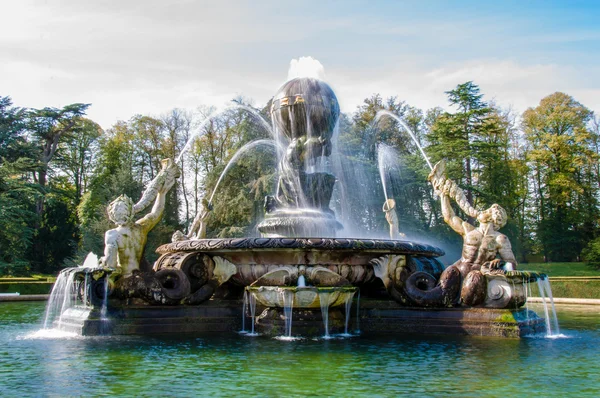 Atlas-Brunnen auf der Burg Howard, North yorkshire, Großbritannien — Stockfoto