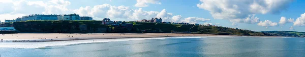 Visa Whitby Beach på en solig höstdag i North Yorkshire, Storbritannien. — Stockfoto