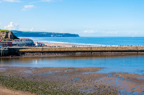 Doğal Whitby iskele görünümünde sonbahar güneşli gün — Stok fotoğraf